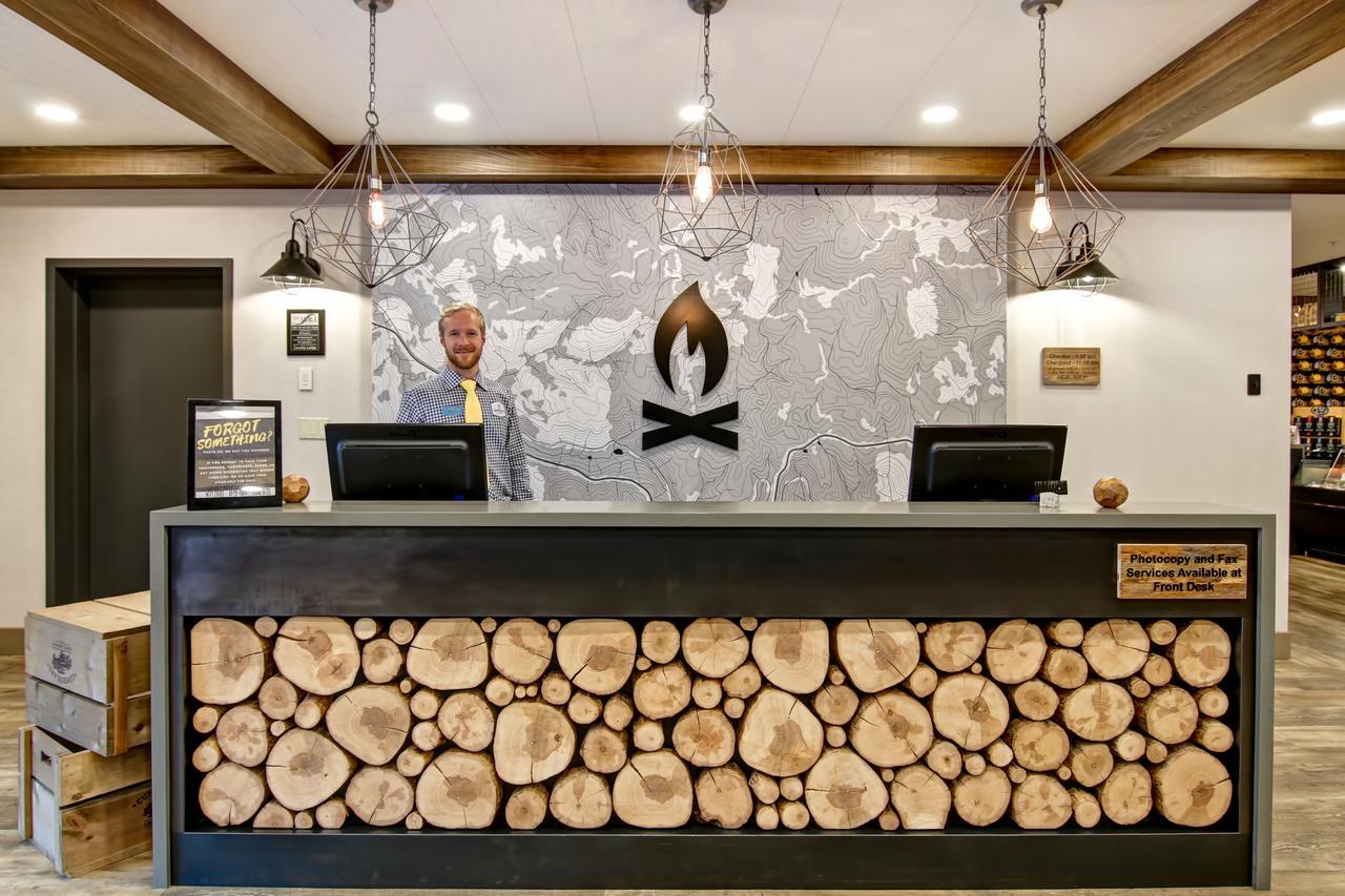 Canalta Lodge Банф Экстерьер фото